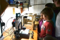 taller STEM/STEAM extraescolar/afterschool de labclub al made makerspace de barcelona amb 3d printer and laser-cutter